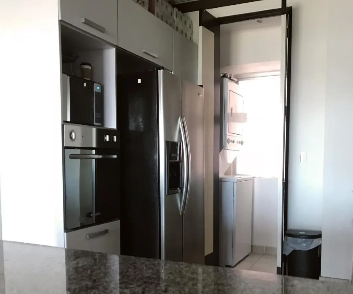 Departamento En Venta,Zona Hotelera Norte,Av. Francisco Medina Ascencio 2870, Puerto Vallarta, Jalisco 48333, 2 Habitaciones,2 Baños,Av. Francisco Medina Ascencio ,4,pQpblQL