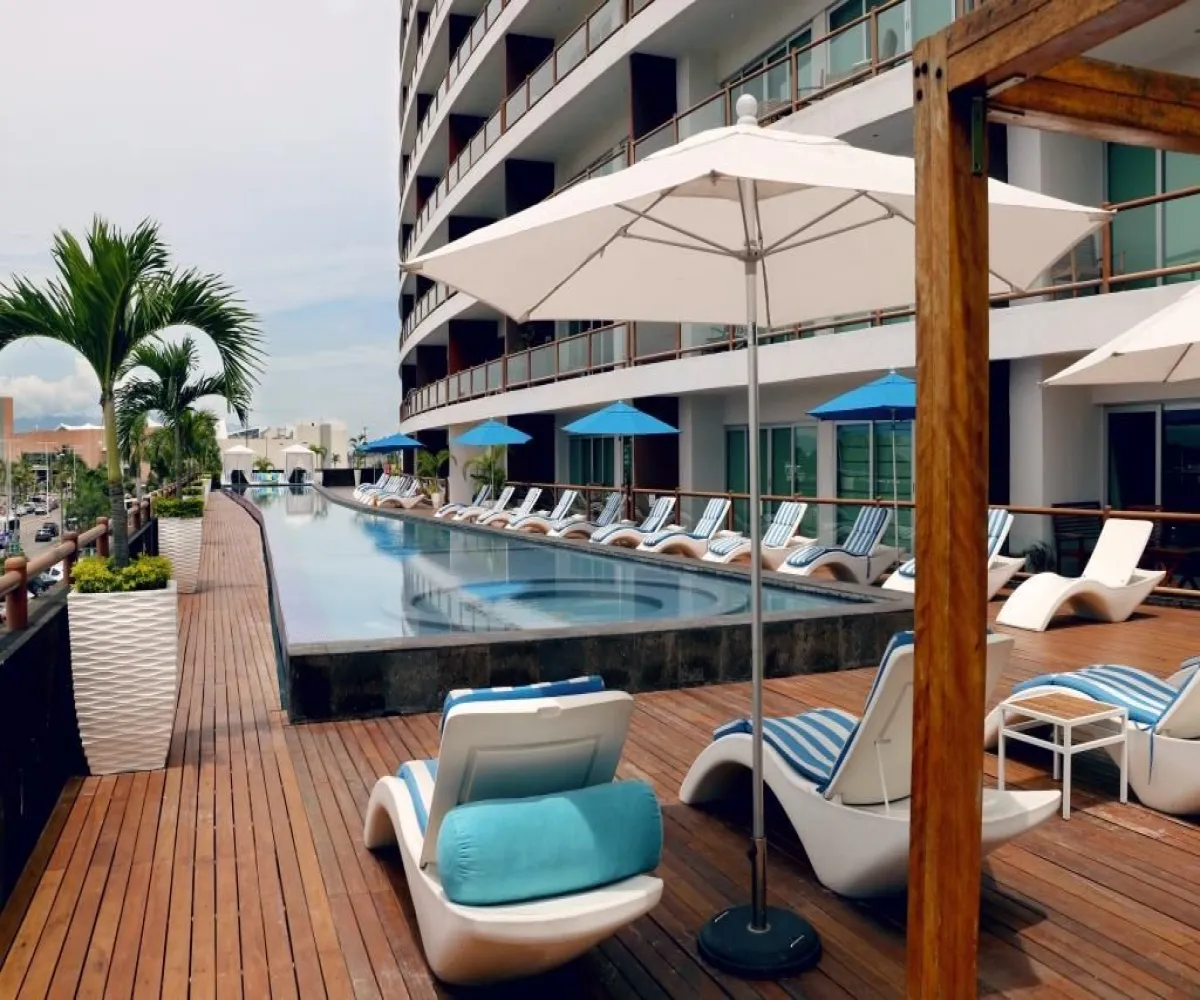 Departamento En Venta,Zona Hotelera Norte,Av. Francisco Medina Ascencio 2870, Puerto Vallarta, Jalisco 48333, 2 Habitaciones,2 Baños,Av. Francisco Medina Ascencio ,4,pQpblQL