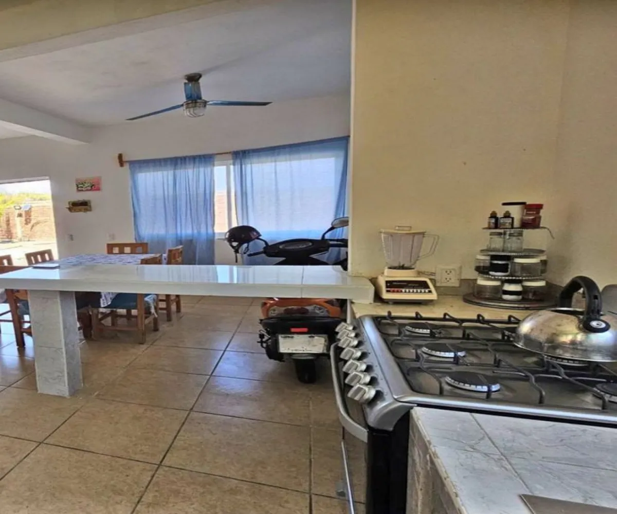 Casa En Venta,Cuyutlán,Av. Adolfo Lopez Mateos 620, Armería, Colima 28350, 3 Habitaciones,2 Baños,Av. Adolfo Lopez Mateos,2,pGAxpC9