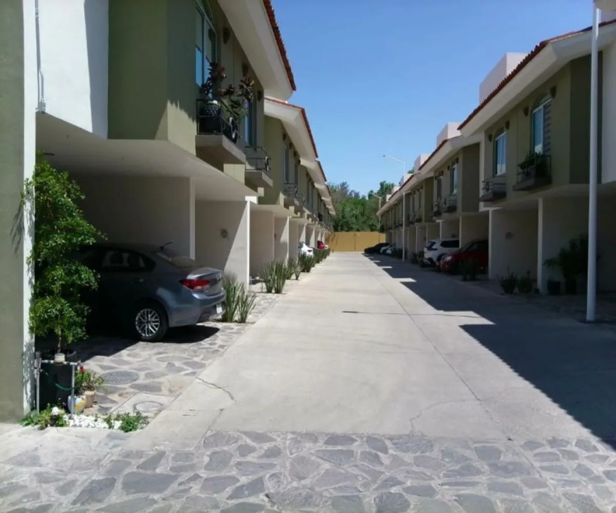 Casa En Venta,Santa Anita,Francisco I. Madero 318 318, San Pedro Tlaquepaque, Jalisco 45600, 3 Habitaciones,3 Baños,Francisco I. Madero,1,pX2xFht