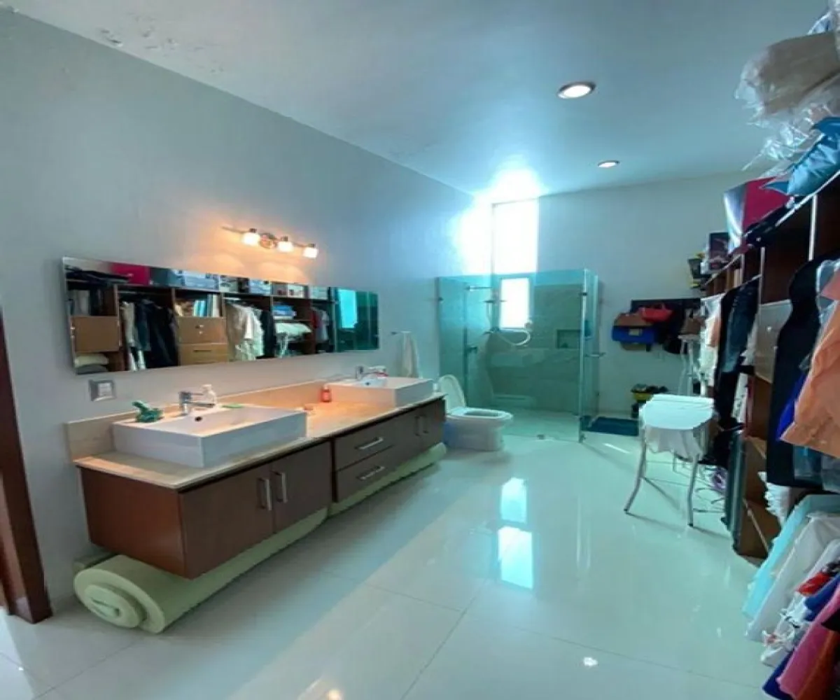 Casa En Venta,Bugambilias,Vistas del Sol S/N, Zapopan, Jalisco 45237, 3 Habitaciones,3 Baños,Vistas del Sol,2,pgh3eh7