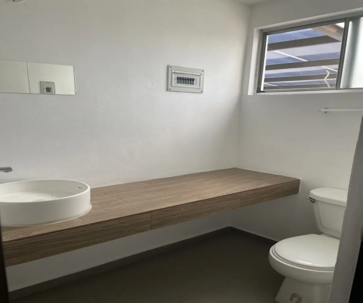 Casa En Venta,santa cruz del valle,Avenida Hacienda Santa Cruz 275, Tlajomulco de Zúñiga, Jalisco 45655, 2 Habitaciones,1 Baño,Avenida Hacienda Santa Cruz,3,plFQran