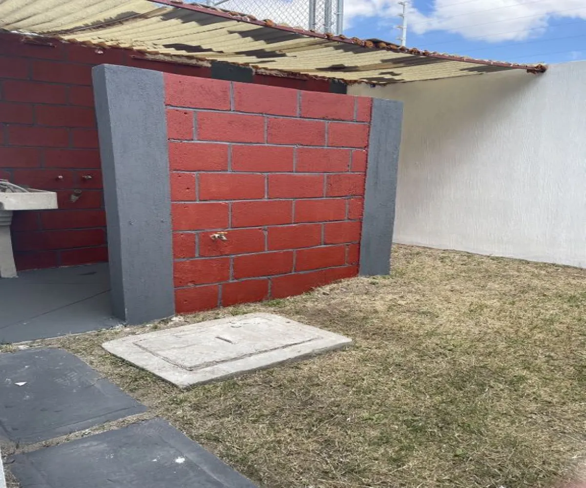 Casa En Venta,santa cruz del valle,Avenida Hacienda Santa Cruz 275, Tlajomulco de Zúñiga, Jalisco 45655, 2 Habitaciones,1 Baño,Avenida Hacienda Santa Cruz,3,plFQran