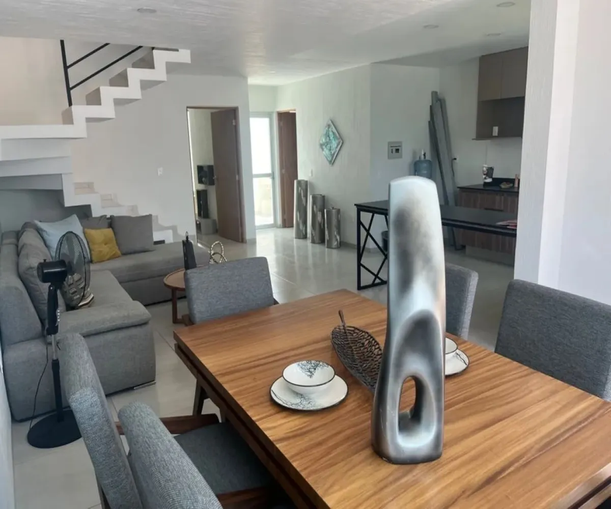 Casa En Venta,Francisco Sarabia,Calle Anastasio Bustamante 1234 14, Zapopan, Jalisco 45236, 3 Habitaciones,2 Baños,Calle Anastasio Bustamante,2,p8OIv6a