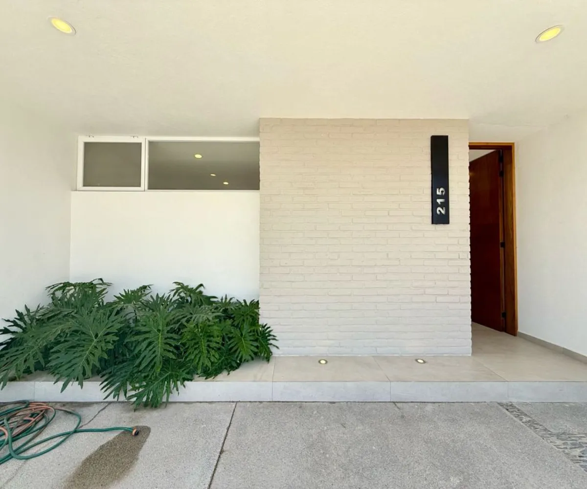 Casa En Venta,Avenida Vuelo de las Grullas 200 215, Tlajomulco de Zúñiga, Jalisco 45645, 4 Habitaciones,4 Baños,Avenida Vuelo de las Grullas,2,pa0YDAX