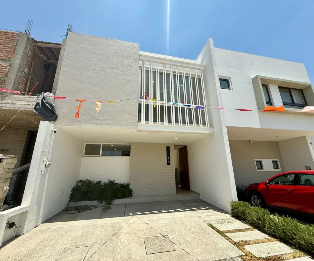 Casa En Venta,Avenida Vuelo de las Grullas 200 215, Tlajomulco de Zúñiga, Jalisco 45645, 4 Habitaciones,4 Baños,Avenida Vuelo de las Grullas,2,pa0YDAX
