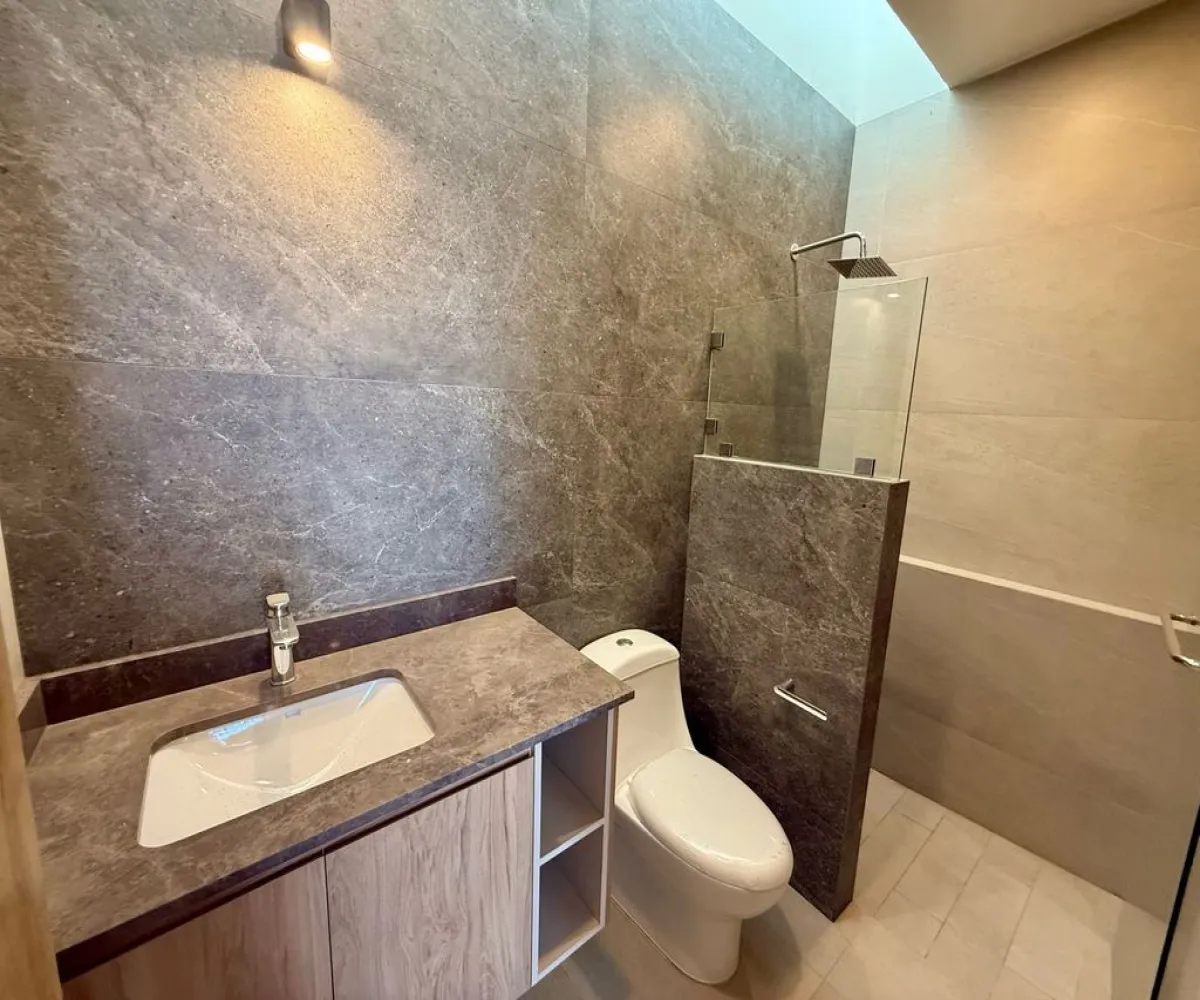 Casa En Venta,Avenida Vuelo de las Grullas 200 215, Tlajomulco de Zúñiga, Jalisco 45645, 4 Habitaciones,4 Baños,Avenida Vuelo de las Grullas,2,pa0YDAX