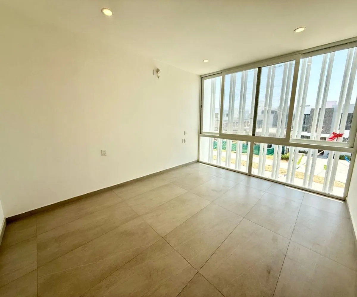 Casa En Venta,Avenida Vuelo de las Grullas 200 215, Tlajomulco de Zúñiga, Jalisco 45645, 4 Habitaciones,4 Baños,Avenida Vuelo de las Grullas,2,pa0YDAX