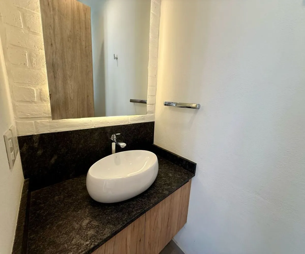 Casa En Venta,Avenida Vuelo de las Grullas 200 215, Tlajomulco de Zúñiga, Jalisco 45645, 4 Habitaciones,4 Baños,Avenida Vuelo de las Grullas,2,pa0YDAX