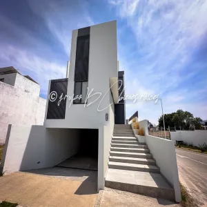 Casa En Venta,Las grullas ,Avenida Vuelo de las Grullas 200 230, Tlajomulco de Zúñiga, Jalisco 45645, 3 Habitaciones,3 Baños,Avenida Vuelo de las Grullas,4,pLRAufQ