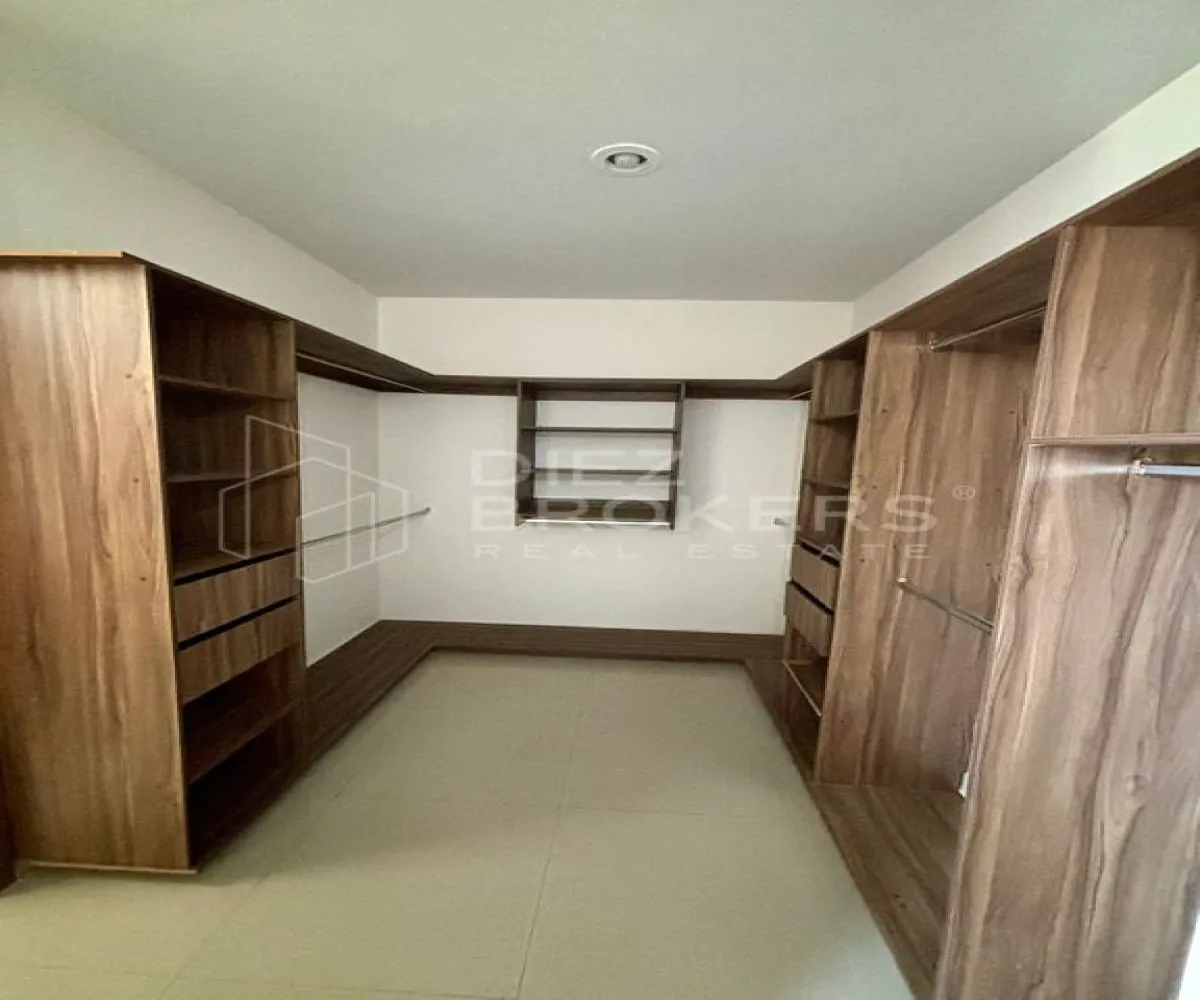 Casa En Venta,San Agustin,Francisco I. Madero 671, San Pedro Tlaquepaque, Jalisco 45645, 4 Habitaciones,3 Baños,Francisco I. Madero,1,p8rT1x2