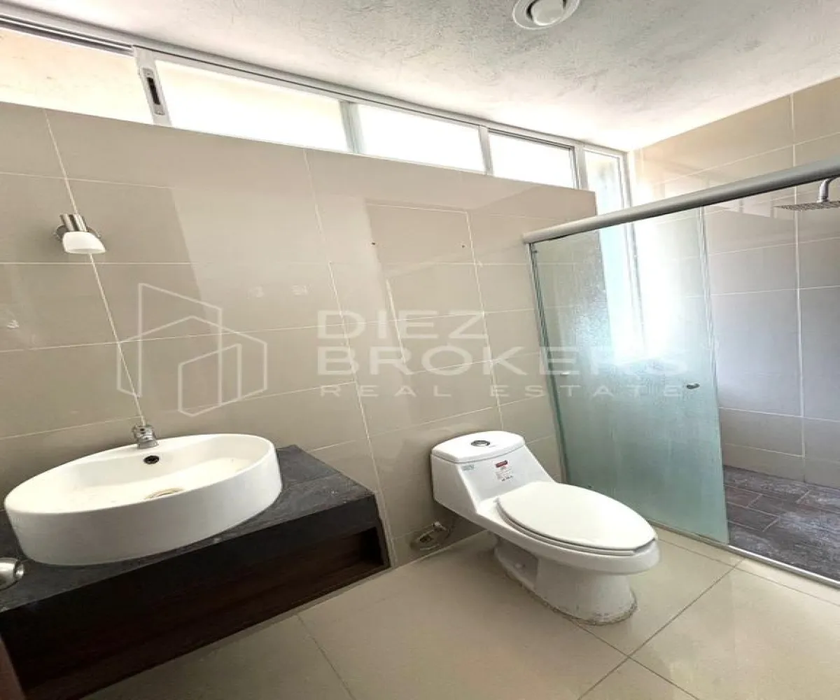 Casa En Venta,San Agustin,Francisco I. Madero 671, San Pedro Tlaquepaque, Jalisco 45645, 4 Habitaciones,3 Baños,Francisco I. Madero,1,p8rT1x2