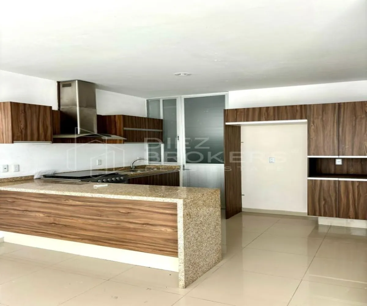 Casa En Venta,San Agustin,Francisco I. Madero 671, San Pedro Tlaquepaque, Jalisco 45645, 4 Habitaciones,3 Baños,Francisco I. Madero,1,p8rT1x2