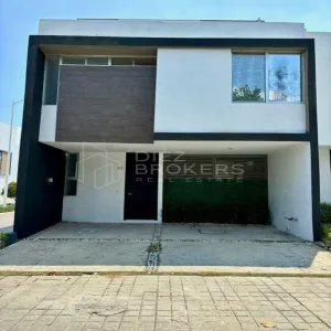 Casa En Venta,San Agustin,Francisco I. Madero 671, San Pedro Tlaquepaque, Jalisco 45645, 4 Habitaciones,3 Baños,Francisco I. Madero,1,p8rT1x2
