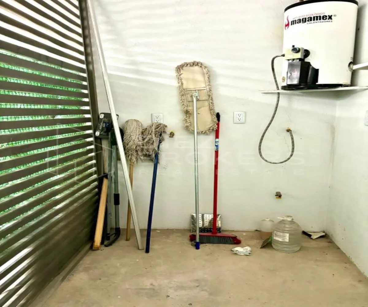 Casa En Venta,Santa Anita,Los espinos residencial 671, Tlajomulco de Zúñiga, Jalisco 45645, 4 Habitaciones,3 Baños,Los espinos residencial ,1,p9edjY2