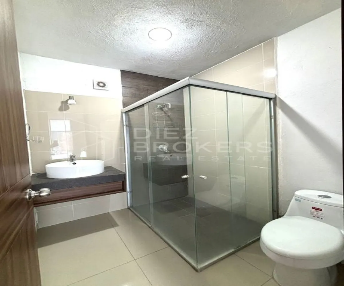 Casa En Venta,Santa Anita,Los espinos residencial 671, Tlajomulco de Zúñiga, Jalisco 45645, 4 Habitaciones,3 Baños,Los espinos residencial ,1,p9edjY2