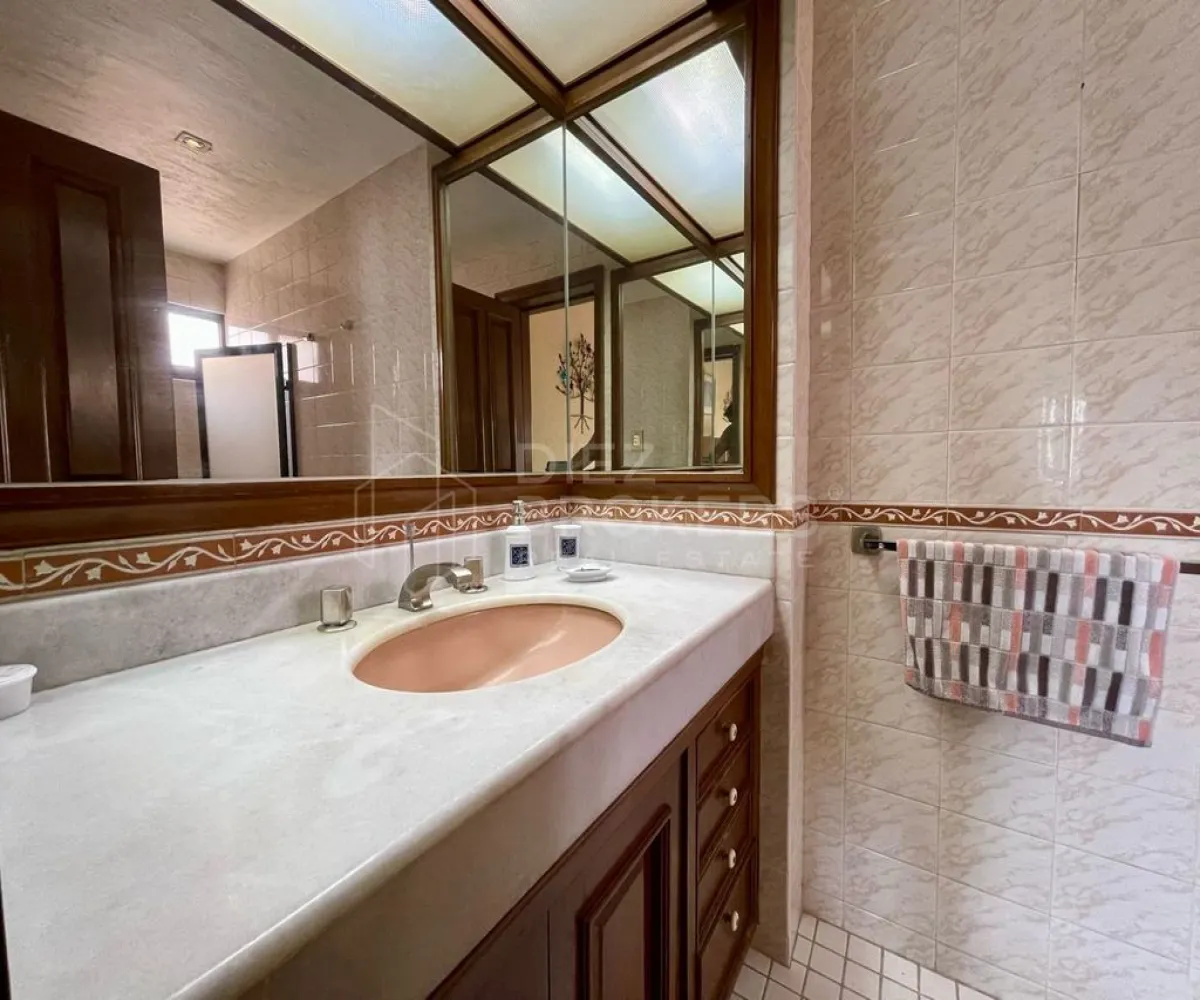 Casa En Venta,Las Fuentes,circunvalación norte 209, Zapopan, Jalisco 45070, 6 Habitaciones,6 Baños,circunvalación norte,1,pfDIbnA