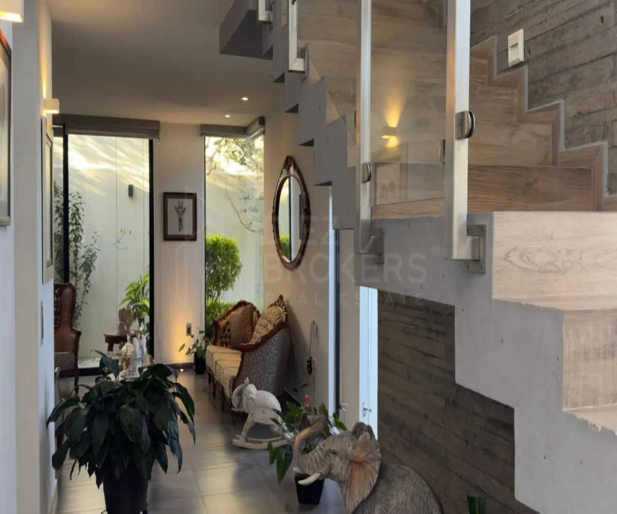 Casa En Venta,Mariano Otero,Prolongación Mariano Otero S/N, Zapopan, Jalisco 45067, 3 Habitaciones,4 Baños,Prolongación Mariano Otero,1,pwwPf6L