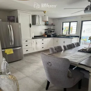 Casa En Venta,Adamar,Avenida Adamar Oriente 359, Tlajomulco de Zuñiga, Jalisco 45646, 2 Habitaciones,2 Baños,Avenida Adamar Oriente,2,pIuS1N4