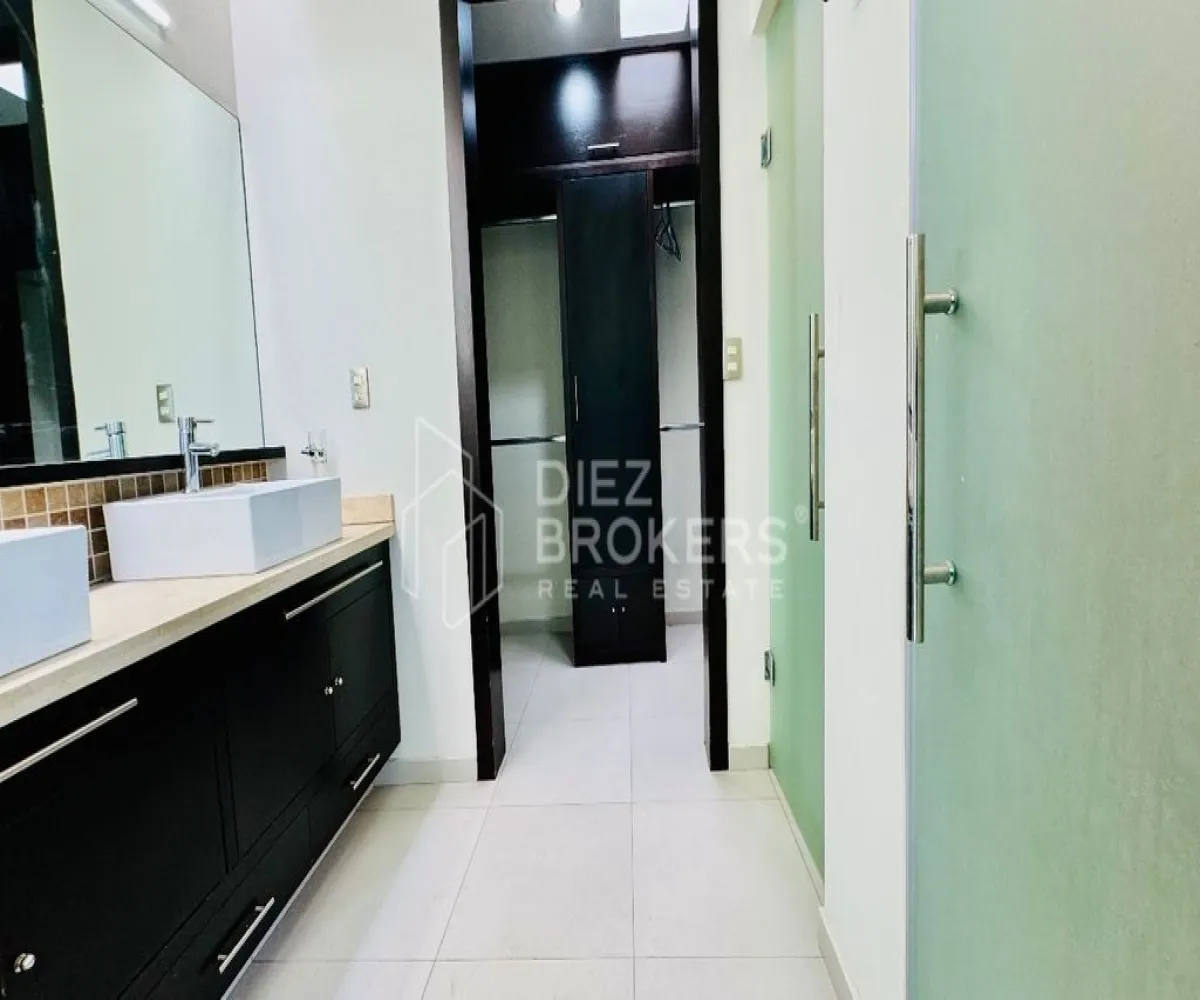 Casa En Venta,Solares,Paseo de las estrella 1177, Zapopan, Jalisco 45019, 4 Habitaciones,3 Baños,Paseo de las estrella ,2,pafT82t