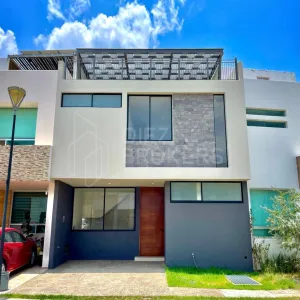 Casa En Venta,Zapopan,Blvd Santillana 2 S/N, Zapopan, Jalisco 45134, 5 Habitaciones,5 Baños,Blvd Santillana 2,1,pgucPKU