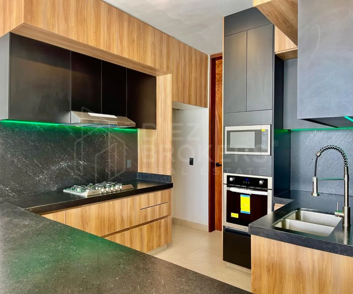 Casa En Venta,Zapopan,Blvd Santillana 2 S/N, Zapopan, Jalisco 45134, 5 Habitaciones,5 Baños,Blvd Santillana 2,1,pgucPKU Casa En Venta,Zapopan,Blvd Santillana 2 S/N, Zapopan, Jalisco 45134, 5 Habitaciones,5 Baños,Blvd Santillana 2,1,pgucPKU