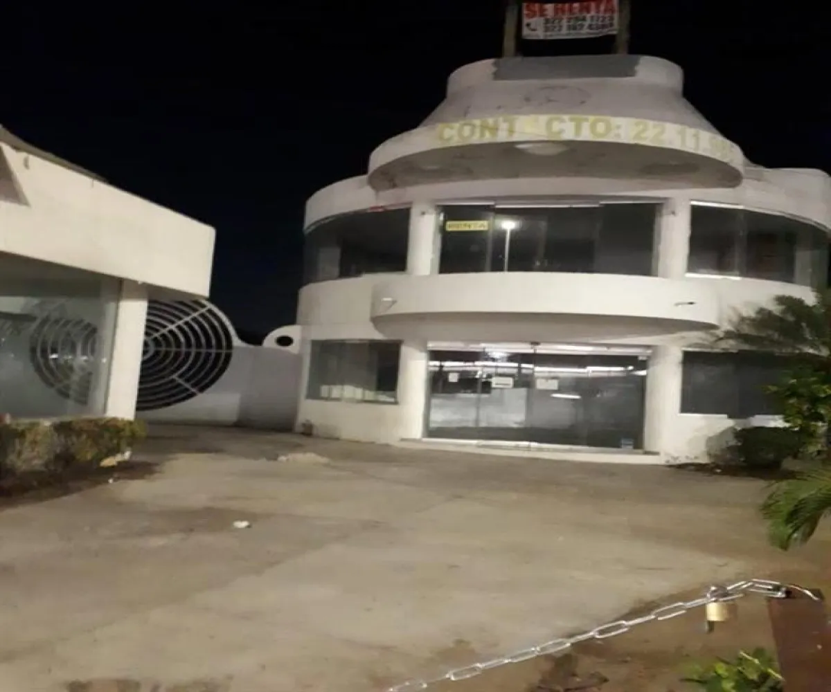 Local En Renta,Villa las Flores,Av. Francisco Medina Ascencio 4594, Puerto Vallarta, Jalisco 48335,Av. Francisco Medina Ascencio,1,MX2131915 Local En Renta,Villa las Flores,Av. Francisco Medina Ascencio 4594, Puerto Vallarta, Jalisco 48335,Av. Francisco Medina Ascencio,1,MX2131915