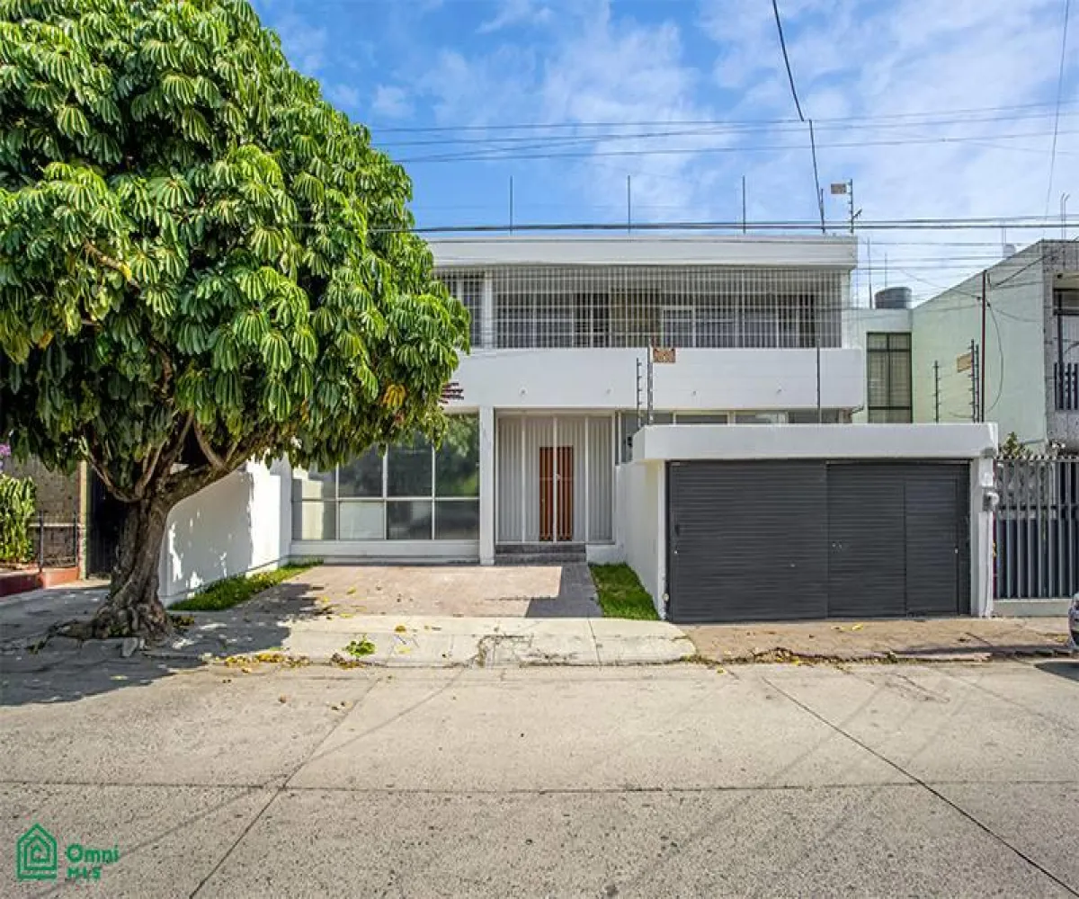 Casa En Renta,Jardines del Bosque Centro,La Luna 2910, Guadalajara, Jalisco 44520,4 Baños,La Luna,2,MX2222165 Casa En Renta,Jardines del Bosque Centro,La Luna 2910, Guadalajara, Jalisco 44520,4 Baños,La Luna,2,MX2222165