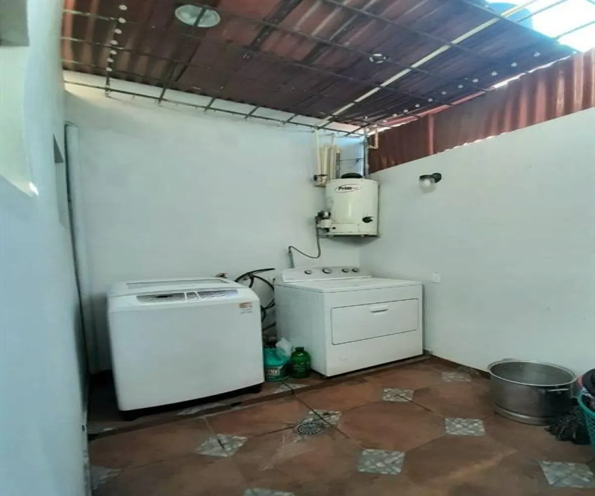 Casa En Venta,Margarita Maza de Juárez,Av. Belisario Domínguez 3098, Guadalajara, Jalisco 44300, 5 Habitaciones,2 Baños,Av. Belisario Domínguez,2,MX2232225 Casa En Venta,Margarita Maza de Juárez,Av. Belisario Domínguez 3098, Guadalajara, Jalisco 44300, 5 Habitaciones,2 Baños,Av. Belisario Domínguez,2,MX2232225