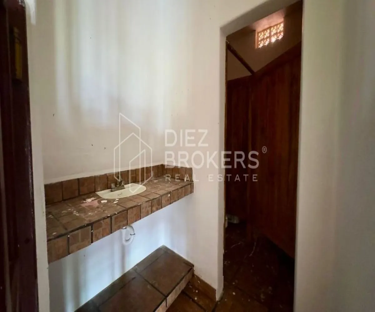 Local En Venta,Barra De Navidad,Av. Veracruz 12, Cihuatlán, Jalisco 48987,1 Baño,Av. Veracruz ,1,pqZ6qGq Local En Venta,Barra De Navidad,Av. Veracruz 12, Cihuatlán, Jalisco 48987,1 Baño,Av. Veracruz ,1,pqZ6qGq