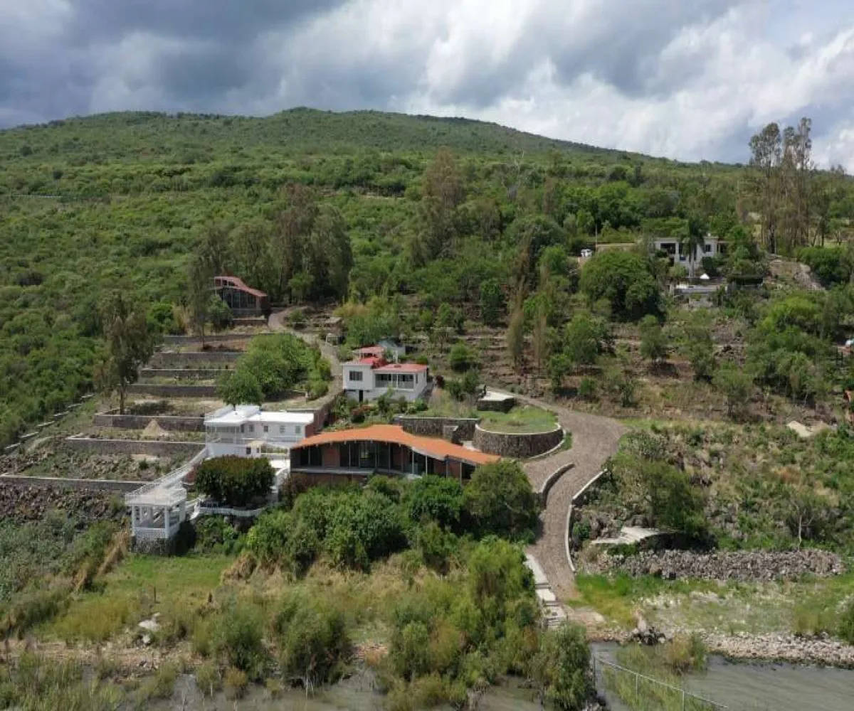 Terreno En Venta,SN,Carretera Guadalajara-Morelia KM 584, Tizapán el Alto, Jalisco 49430, 4 Habitaciones,4 Baños,Carretera Guadalajara-Morelia,2,pyaOYLu