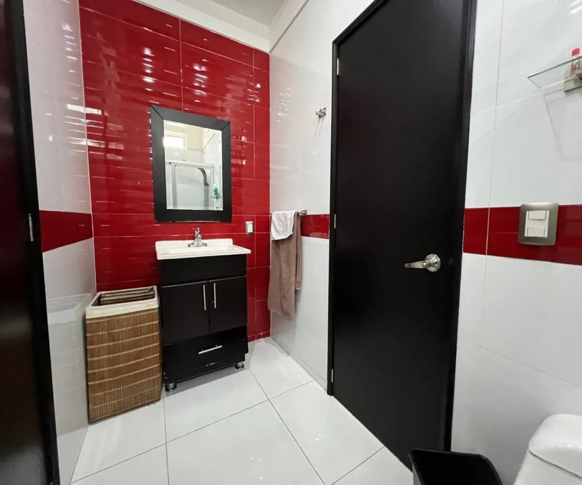 Casa En Venta,Sagrado Corazón,Calle Hidalgo 223, Zapotlanejo, Jalisco 45430, 3 Habitaciones,3 Baños,Calle Hidalgo,2,p5OSTSN Casa En Venta,Sagrado Corazón,Calle Hidalgo 223, Zapotlanejo, Jalisco 45430, 3 Habitaciones,3 Baños,Calle Hidalgo,2,p5OSTSN