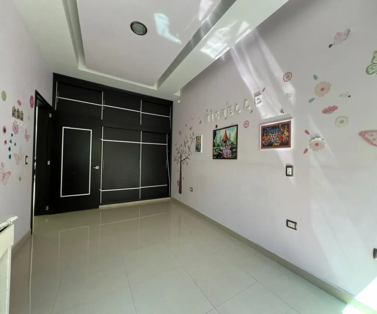 Casa En Venta,Sagrado Corazón,Calle Hidalgo 223, Zapotlanejo, Jalisco 45430, 3 Habitaciones,3 Baños,Calle Hidalgo,2,p5OSTSN Casa En Venta,Sagrado Corazón,Calle Hidalgo 223, Zapotlanejo, Jalisco 45430, 3 Habitaciones,3 Baños,Calle Hidalgo,2,p5OSTSN