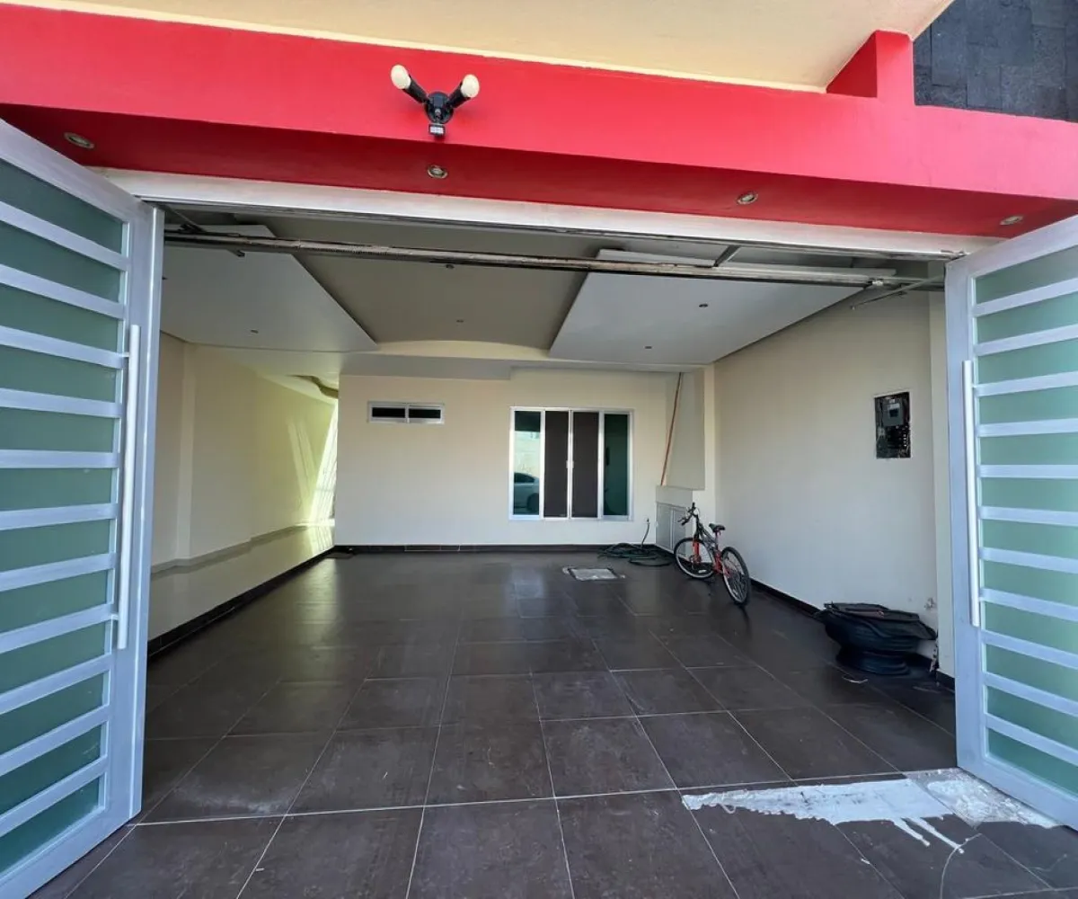 Casa En Venta,Sagrado Corazón,Calle Hidalgo 223, Zapotlanejo, Jalisco 45430, 3 Habitaciones,3 Baños,Calle Hidalgo,2,p5OSTSN Casa En Venta,Sagrado Corazón,Calle Hidalgo 223, Zapotlanejo, Jalisco 45430, 3 Habitaciones,3 Baños,Calle Hidalgo,2,p5OSTSN