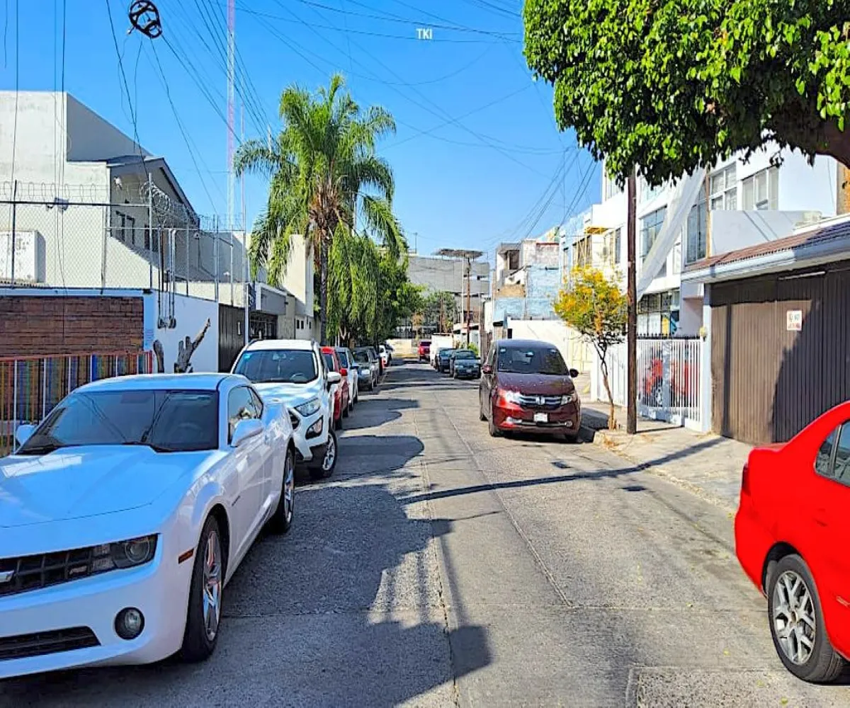 Casa En Venta,El Retiro,Calle Monte de las Ánimas 720, Guadalajara, Jalisco 44280, 5 Habitaciones,4 Baños,Calle Monte de las Ánimas,3,pTXLNGt Casa En Venta,El Retiro,Calle Monte de las Ánimas 720, Guadalajara, Jalisco 44280, 5 Habitaciones,4 Baños,Calle Monte de las Ánimas,3,pTXLNGt