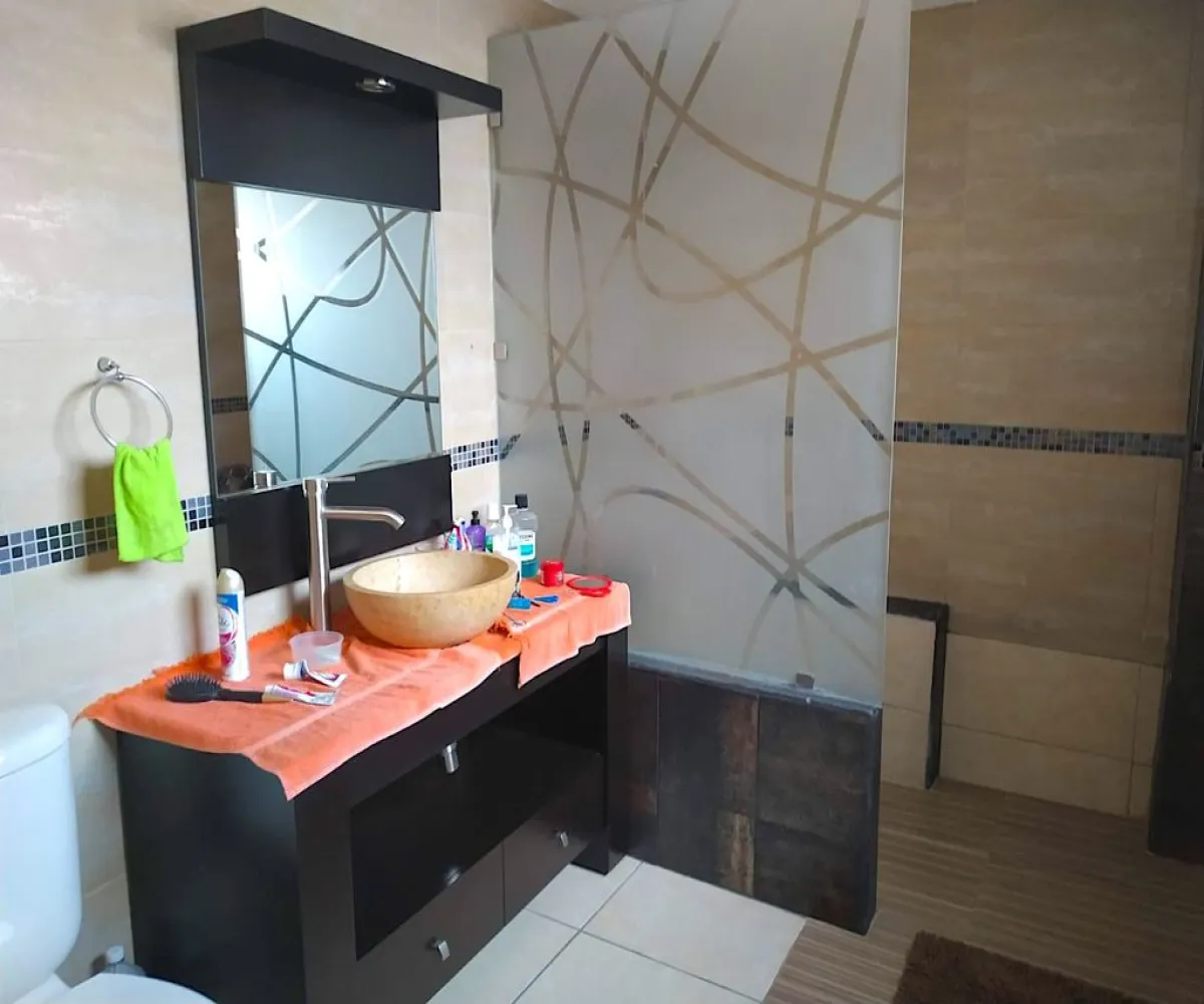 Casa En Venta,El Retiro,Calle Monte de las Ánimas 720, Guadalajara, Jalisco 44280, 5 Habitaciones,4 Baños,Calle Monte de las Ánimas,3,pTXLNGt Casa En Venta,El Retiro,Calle Monte de las Ánimas 720, Guadalajara, Jalisco 44280, 5 Habitaciones,4 Baños,Calle Monte de las Ánimas,3,pTXLNGt