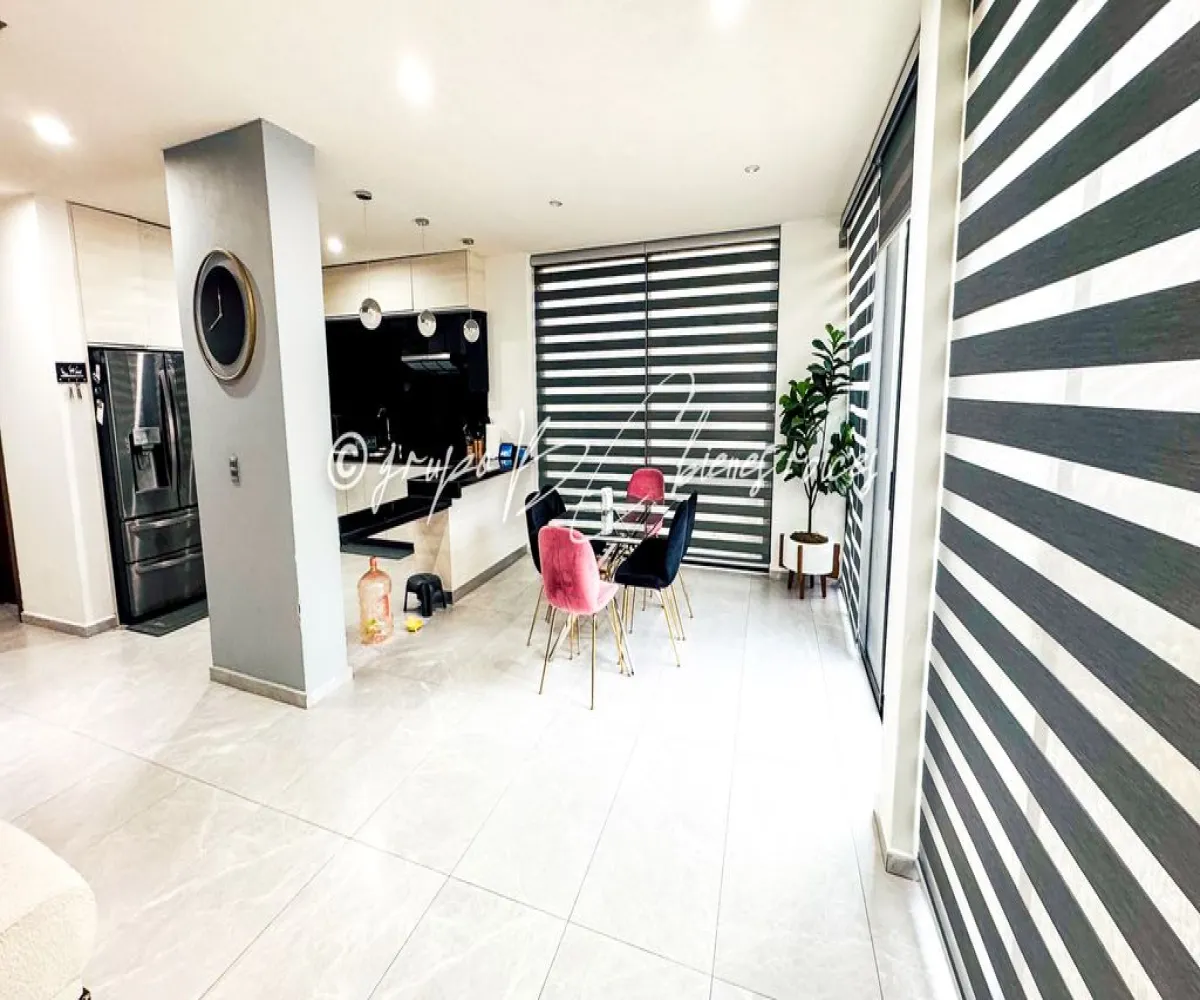 Casa En Venta,Parques Vallarta,Avenida de la primavera 1818 38, Zapopan, Jalisco 45134, 5 Habitaciones,4 Baños,Avenida de la primavera,3,pV8STNI Casa En Venta,Parques Vallarta,Avenida de la primavera 1818 38, Zapopan, Jalisco 45134, 5 Habitaciones,4 Baños,Avenida de la primavera,3,pV8STNI