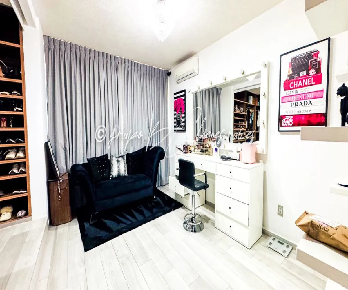 Casa En Venta,Parques Vallarta,Avenida de la primavera 1818 38, Zapopan, Jalisco 45134, 5 Habitaciones,4 Baños,Avenida de la primavera,3,pV8STNI Casa En Venta,Parques Vallarta,Avenida de la primavera 1818 38, Zapopan, Jalisco 45134, 5 Habitaciones,4 Baños,Avenida de la primavera,3,pV8STNI