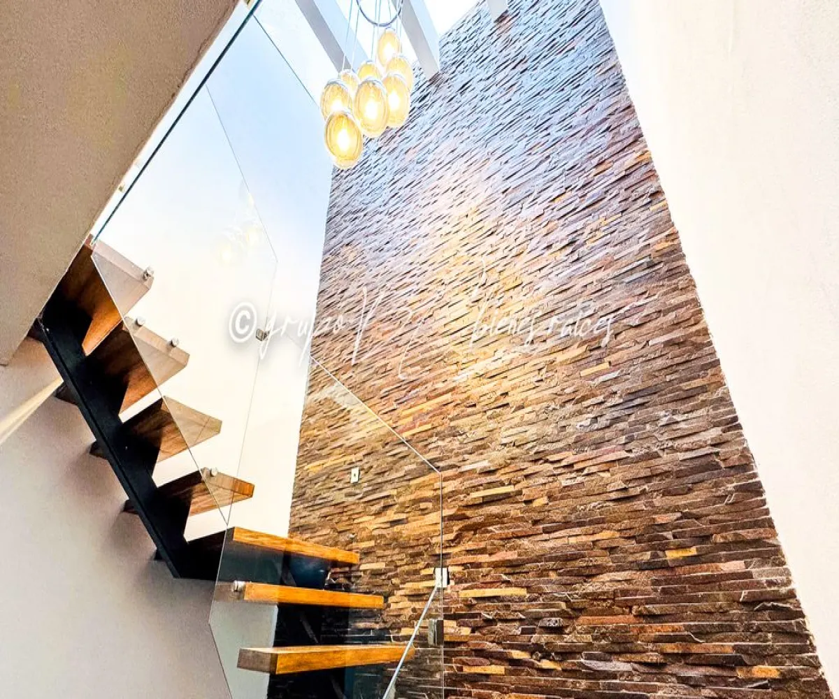 Casa En Venta,Parques Vallarta,Avenida de la primavera 1818 38, Zapopan, Jalisco 45134, 5 Habitaciones,4 Baños,Avenida de la primavera,3,pV8STNI Casa En Venta,Parques Vallarta,Avenida de la primavera 1818 38, Zapopan, Jalisco 45134, 5 Habitaciones,4 Baños,Avenida de la primavera,3,pV8STNI