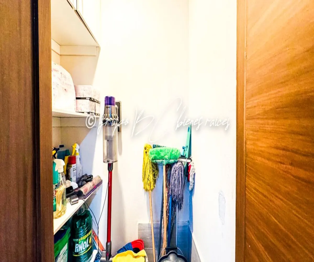 Casa En Venta,Parques Vallarta,Avenida de la primavera 1818 38, Zapopan, Jalisco 45134, 5 Habitaciones,4 Baños,Avenida de la primavera,3,pV8STNI Casa En Venta,Parques Vallarta,Avenida de la primavera 1818 38, Zapopan, Jalisco 45134, 5 Habitaciones,4 Baños,Avenida de la primavera,3,pV8STNI