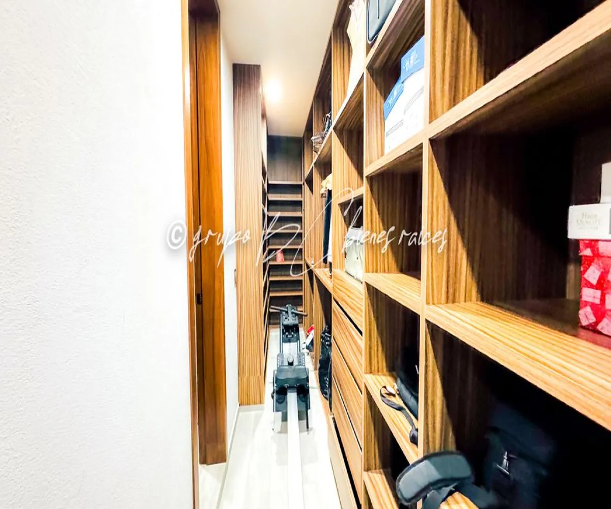 Casa En Venta,Parques Vallarta,Avenida de la primavera 1818 38, Zapopan, Jalisco 45134, 5 Habitaciones,4 Baños,Avenida de la primavera,3,pV8STNI Casa En Venta,Parques Vallarta,Avenida de la primavera 1818 38, Zapopan, Jalisco 45134, 5 Habitaciones,4 Baños,Avenida de la primavera,3,pV8STNI