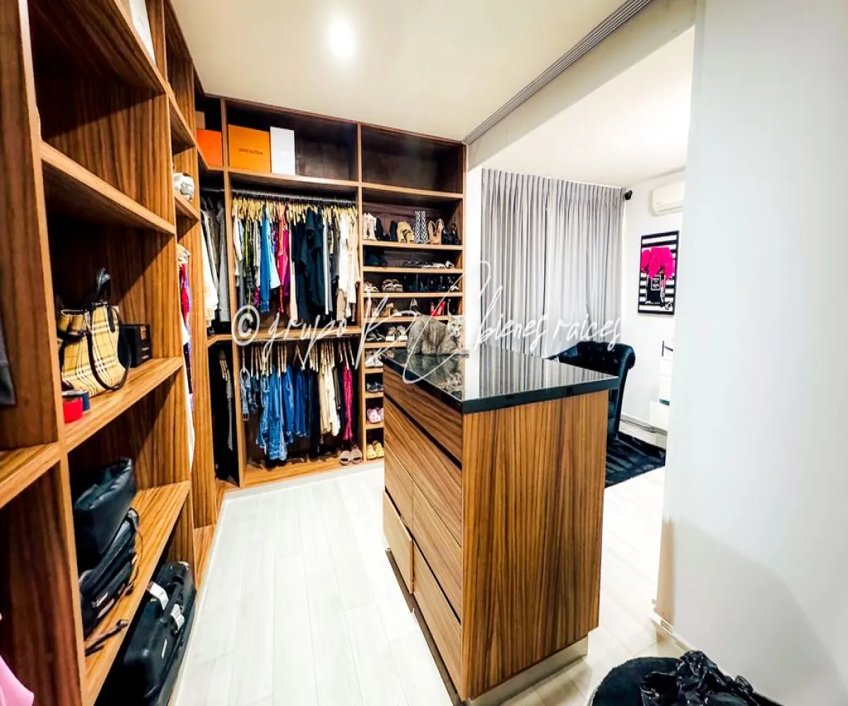 Casa En Venta,Parques Vallarta,Avenida de la primavera 1818 38, Zapopan, Jalisco 45134, 5 Habitaciones,4 Baños,Avenida de la primavera,3,pV8STNI Casa En Venta,Parques Vallarta,Avenida de la primavera 1818 38, Zapopan, Jalisco 45134, 5 Habitaciones,4 Baños,Avenida de la primavera,3,pV8STNI