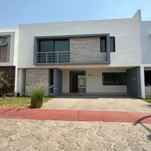 Casa En Venta,Paseo Solares 1632 100, Zapopan, Jalisco 45134, 3 Habitaciones,3 Baños,Paseo Solares,3,ptGzANa