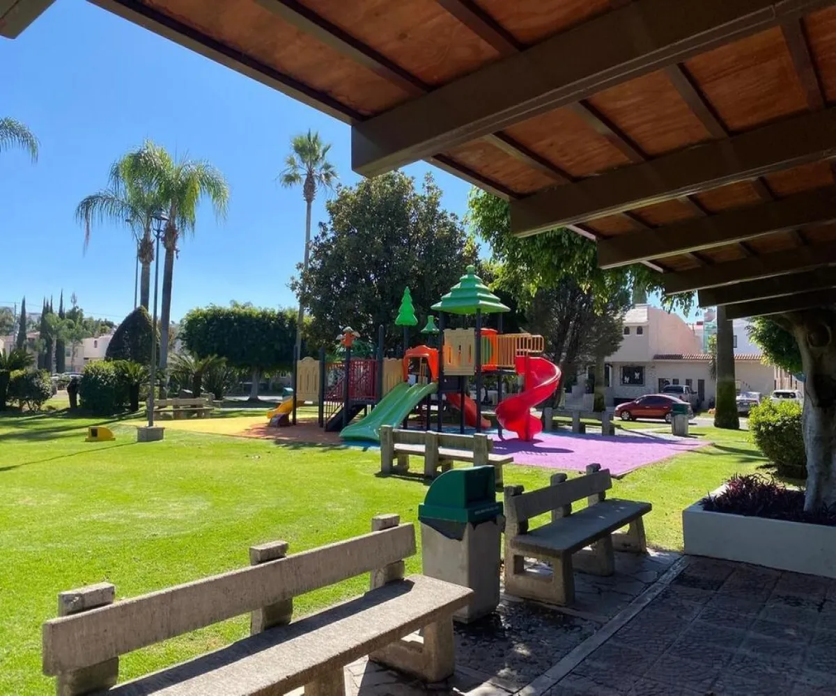 Casa En Venta,Jardín Real,Jardín de las Flores 216 Coto 6, Zapopan, Jalisco 45136, 3 Habitaciones,3 Baños,Jardín de las Flores,1,pqaPCGr