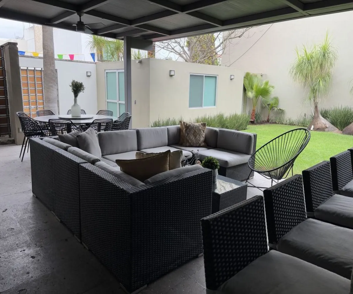 Casa En Venta,Jardín Real,Jardín de las Flores 216 Coto 6, Zapopan, Jalisco 45136, 3 Habitaciones,3 Baños,Jardín de las Flores,1,pqaPCGr