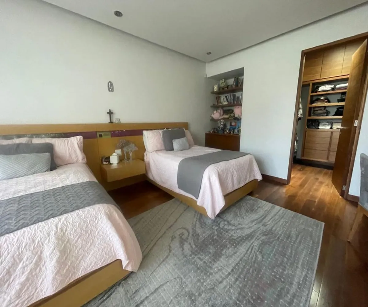 Casa En Venta,Valle Real,Paseo San Carlos 3061, Zapopan, Jalisco 45019, 4 Habitaciones,3 Baños,Paseo San Carlos,2,p4erYny Casa En Venta,Valle Real,Paseo San Carlos 3061, Zapopan, Jalisco 45019, 4 Habitaciones,3 Baños,Paseo San Carlos,2,p4erYny