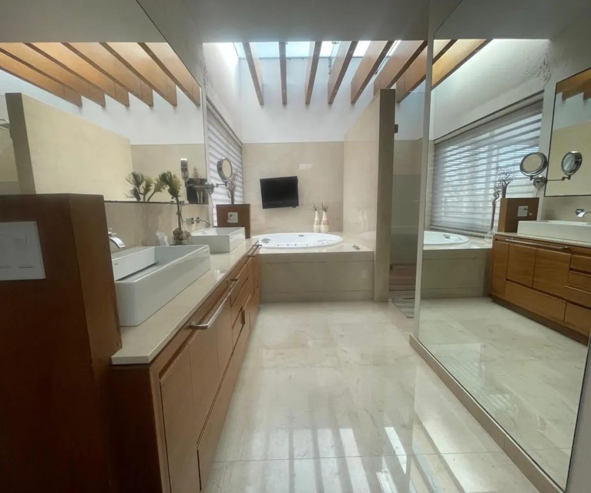 Casa En Venta,Valle Real,Paseo San Carlos 3061, Zapopan, Jalisco 45019, 4 Habitaciones,3 Baños,Paseo San Carlos,2,p4erYny Casa En Venta,Valle Real,Paseo San Carlos 3061, Zapopan, Jalisco 45019, 4 Habitaciones,3 Baños,Paseo San Carlos,2,p4erYny
