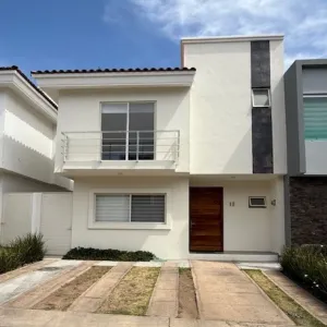 Casa En Venta,Casa Fuerte,Paseo el Alcázar 239, Tlajomulco de Zúñiga, Jalisco 45645, 3 Habitaciones,2 Baños,Paseo el Alcázar,1,pZmtMNb
