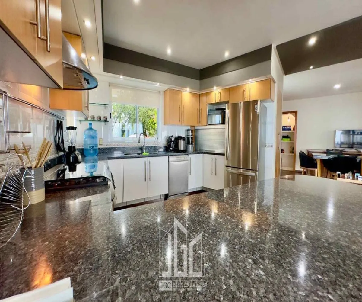 Casa En Venta,El Palomar,Rinconada del Acueducto 118, Tlajomulco de Zúñiga, Jalisco 45643, 5 Habitaciones,5 Baños,Rinconada del Acueducto,1,pdTa2oz Casa En Venta,El Palomar,Rinconada del Acueducto 118, Tlajomulco de Zúñiga, Jalisco 45643, 5 Habitaciones,5 Baños,Rinconada del Acueducto,1,pdTa2oz