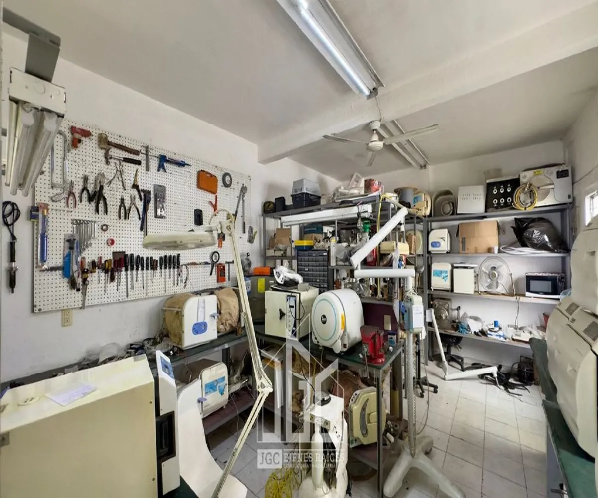 Local En Venta,La Perla,López Portillo 774, Guadalajara, Jalisco 44360,2 Baños,López Portillo,1,pomBTWV